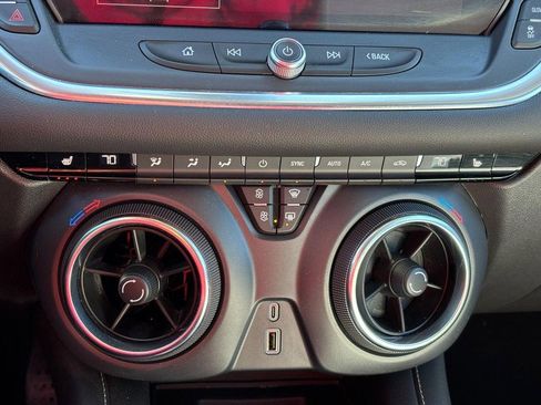 Used 2024 Chevrolet Blazer LT w/ Convenience Package image 24