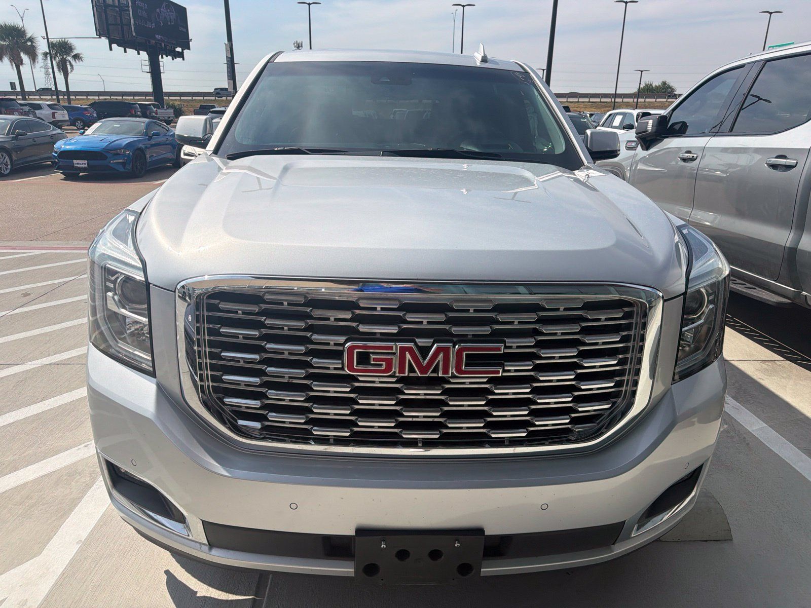 Used 2020 GMC Yukon Denali w/ Open Road Package AWD/4WD image 2