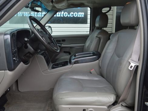 Used 2005 Chevrolet Avalanche Z71 w/ Sun And Sound Package image 10