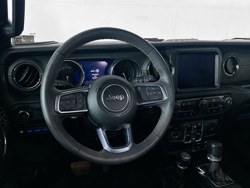 Used 2023 Jeep Wrangler Unlimited Sahara AWD/4WD image 18