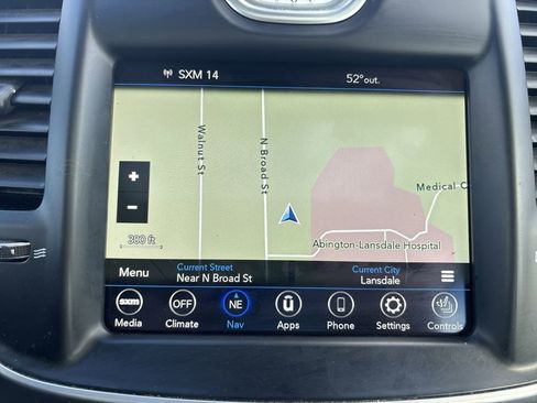 Used 2018 Chrysler 300 Limited w/ Safetytec Plus Group image 23