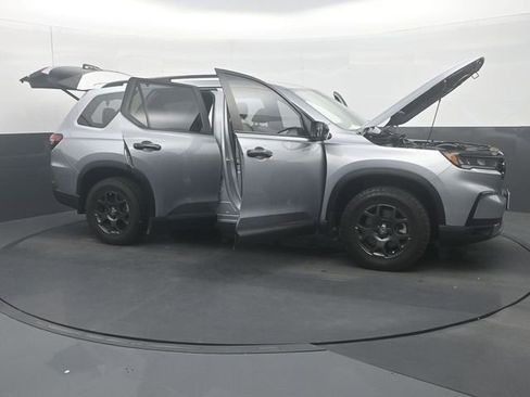 Used 2024 Honda Pilot TrailSport image 35