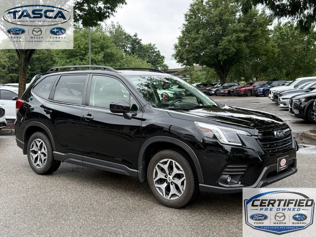 Certified 2024 Subaru Forester Premium AWD/4WD image 1