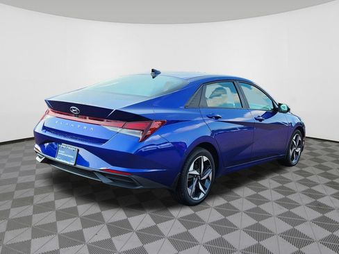 Certified 2023 Hyundai Elantra SEL w/ Convenience Package FWD image 4