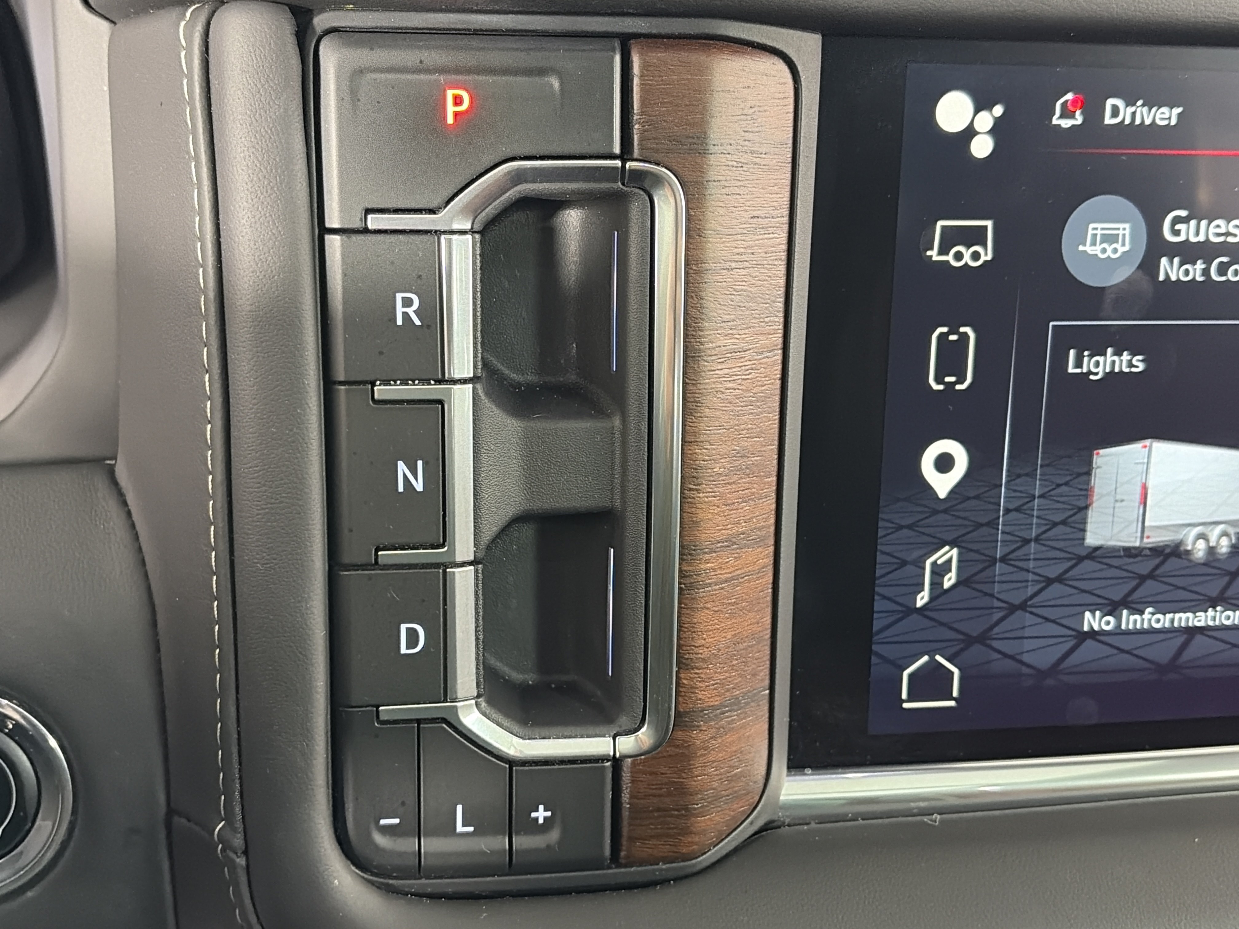 Used 2023 GMC Yukon Denali Ultimate w/ LPO, Floor Liner Package AWD/4WD image 32