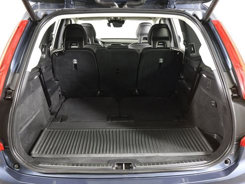 Used 2021 Volvo XC90 T6 Momentum w/ Climate Package image 22