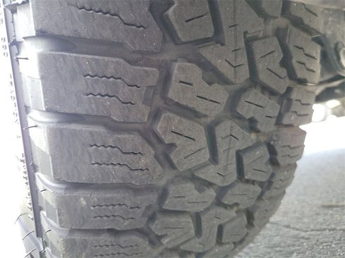 Used 2023 Nissan Frontier S w/ Technology Package image 29