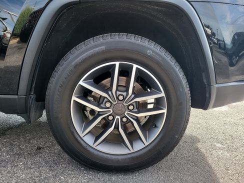 Used 2021 Jeep Grand Cherokee Limited w/ Luxury Group II RWD image 8