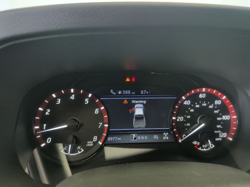 Used 2025 Nissan Frontier PRO-4X AWD/4WD image 8