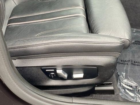 Used 2019 BMW 540i xDrive w/ M Sport Package image 18