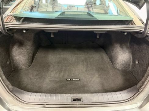 Used 2025 Nissan Altima 2.5 SV FWD image 27