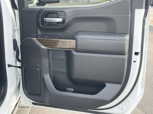 Used 2021 GMC Sierra 1500 Elevation w/ LPO, Elevation Black Package AWD/4WD image 18