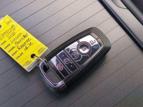 Used 2025 Lincoln Nautilus Reserve w/ Jet Appearance Package image 35