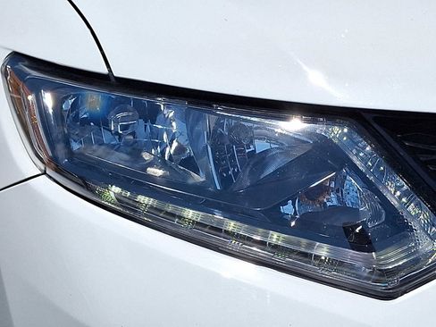 Used 2016 Nissan Rogue S AWD/4WD image 10
