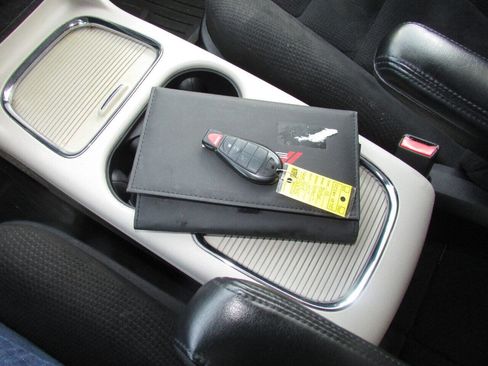 Used 2015 Dodge Grand Caravan SXT image 63