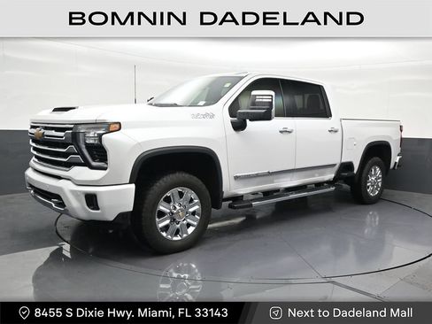 Used 2024 Chevrolet Silverado 2500 High Country AWD/4WD image 1