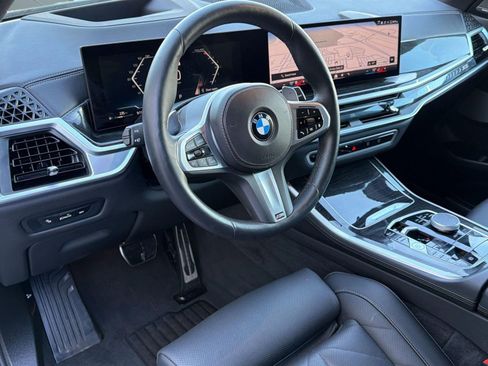 Certified 2025 BMW X5 xDrive40i w/ M Sport Package AWD/4WD image 4