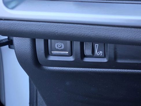 Used 2024 Cadillac XT4 Premium Luxury w/ Technology Package FWD image 30