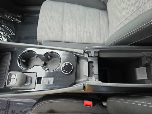 Used 2023 Nissan Rogue SV AWD/4WD image 23