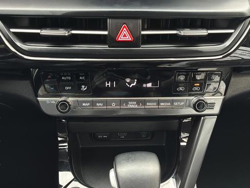 Certified 2025 Kia Seltos S image 20