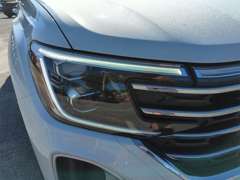 New 2026 Volkswagen Atlas SE image 13