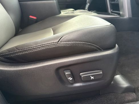 Used 2022 Toyota 4Runner SR5 Premium w/ Moonroof Package RWD image 22