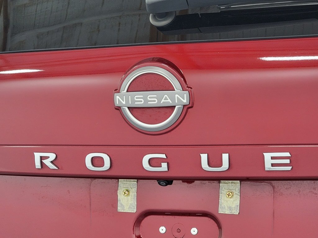 Used 2023 Nissan Rogue S FWD image 9