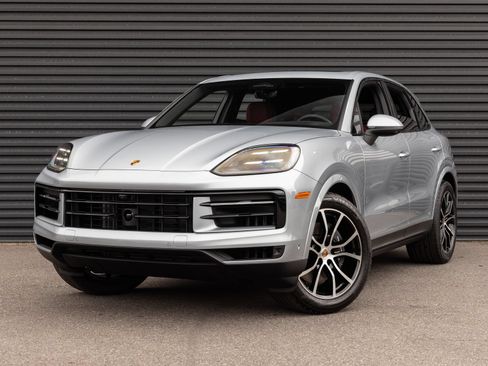 Certified 2026 Porsche Cayenne AWD/4WD image 1