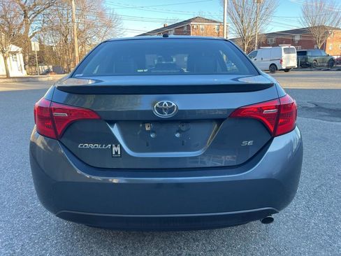 Used 2018 Toyota Corolla SE w/ SE Premium Package image 4