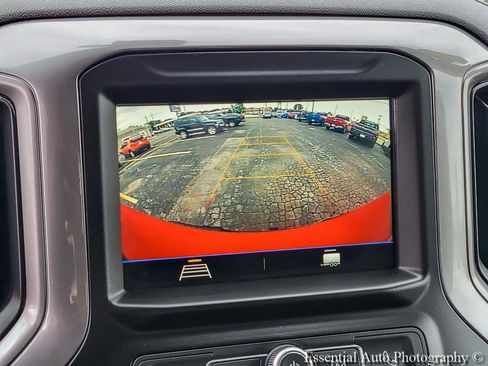 Used 2019 Chevrolet Silverado 1500 Custom Trail Boss w/ Custom Convenience Package AWD/4WD image 18