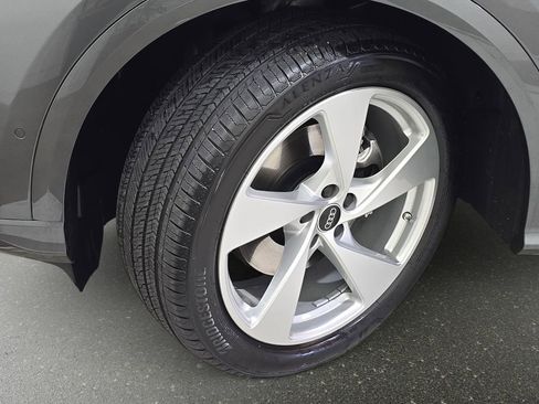 Used 2025 Audi Q5 Prestige w/ 20" Wheel Package AWD/4WD image 36