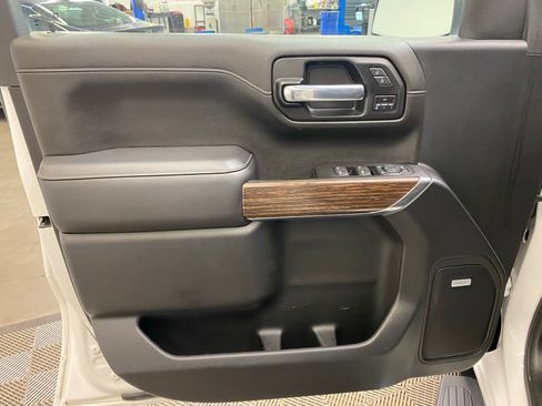 Used 2022 Chevrolet Silverado 1500 High Country w/ Technology Package image 23