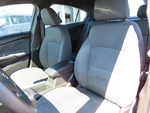 Used 2019 Chevrolet Cruze LT w/ RS Package FWD image 44