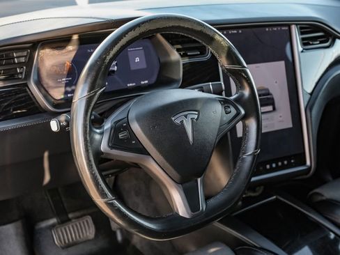 Used 2018 Tesla Model X 75D image 15