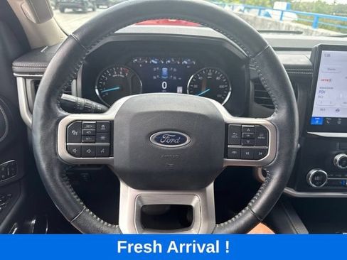 Used 2023 Ford Expedition XLT RWD image 7