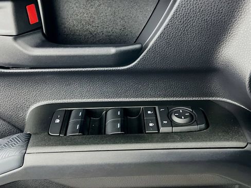 Certified 2025 Toyota 4Runner SR5 image 18