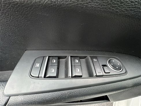 Used 2023 Kia Forte LXS image 13