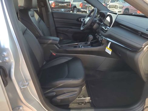 New 2026 Jeep Compass Limited image 22