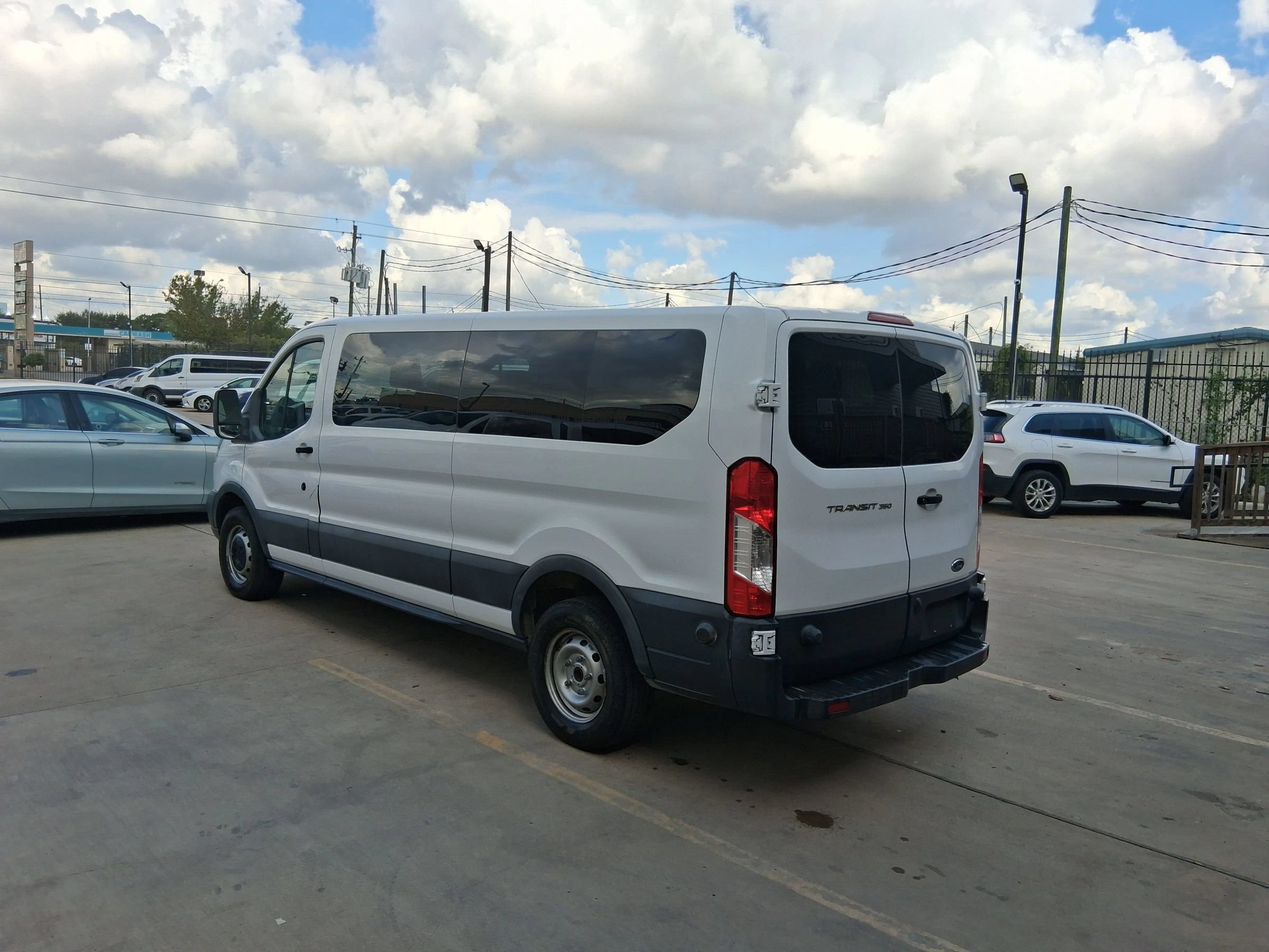 Used 2018 Ford Transit 350 XL RWD image 4
