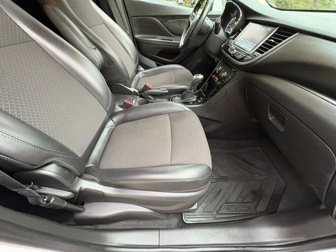 Used 2019 Buick Encore Preferred AWD/4WD image 9