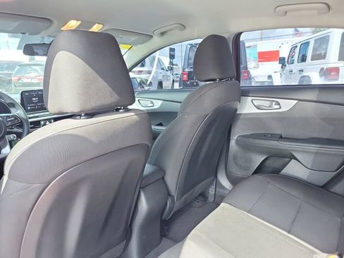 Used 2023 Kia Forte LXS w/ LXS Technology Package FWD image 13