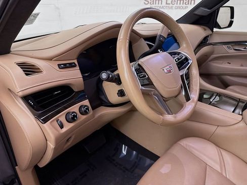 Used 2019 Cadillac Escalade Platinum image 11