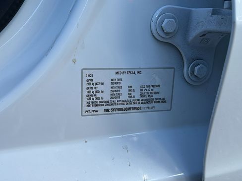 Used 2021 Tesla Model Y 2WD image 11