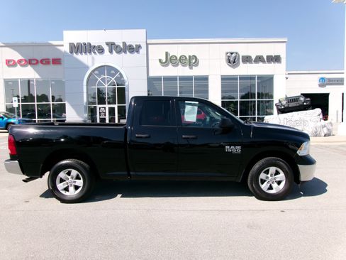 Used 2024 RAM 1500 Classic SLT AWD/4WD image 5