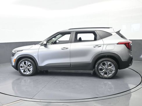 Used 2024 Kia Seltos S FWD image 3