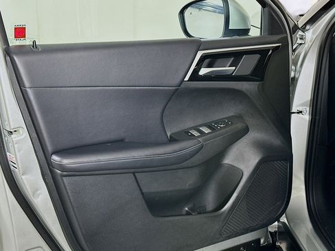 Used 2024 Mitsubishi Outlander SE image 15
