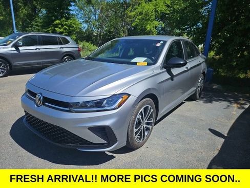 Used 2025 Volkswagen Jetta Sport image 1