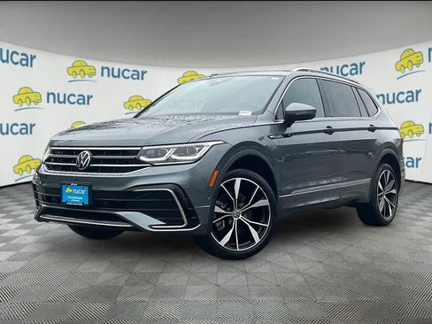 Used 2023 Volkswagen Tiguan SEL R-Line image 3