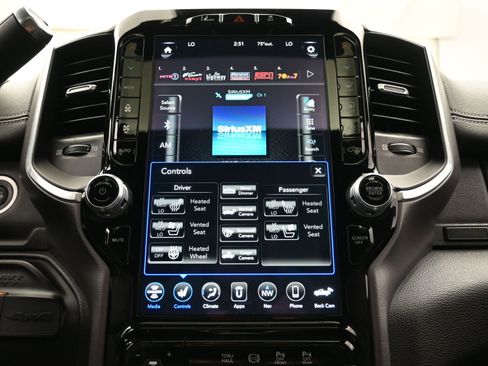 Used 2020 RAM 3500 Laramie w/ Night Edition image 35