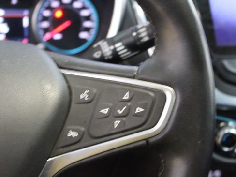 Used 2023 Chevrolet Equinox Premier AWD/4WD image 17